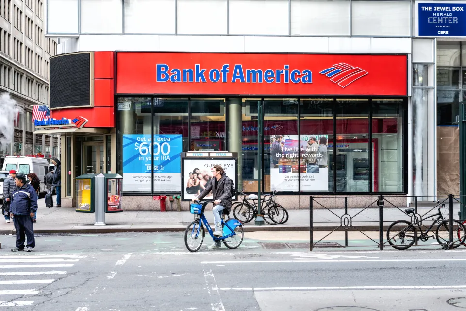 Are Banks Open on New Year’s Day 2025? What’s Open and Closed on New Year’s Eve and Day