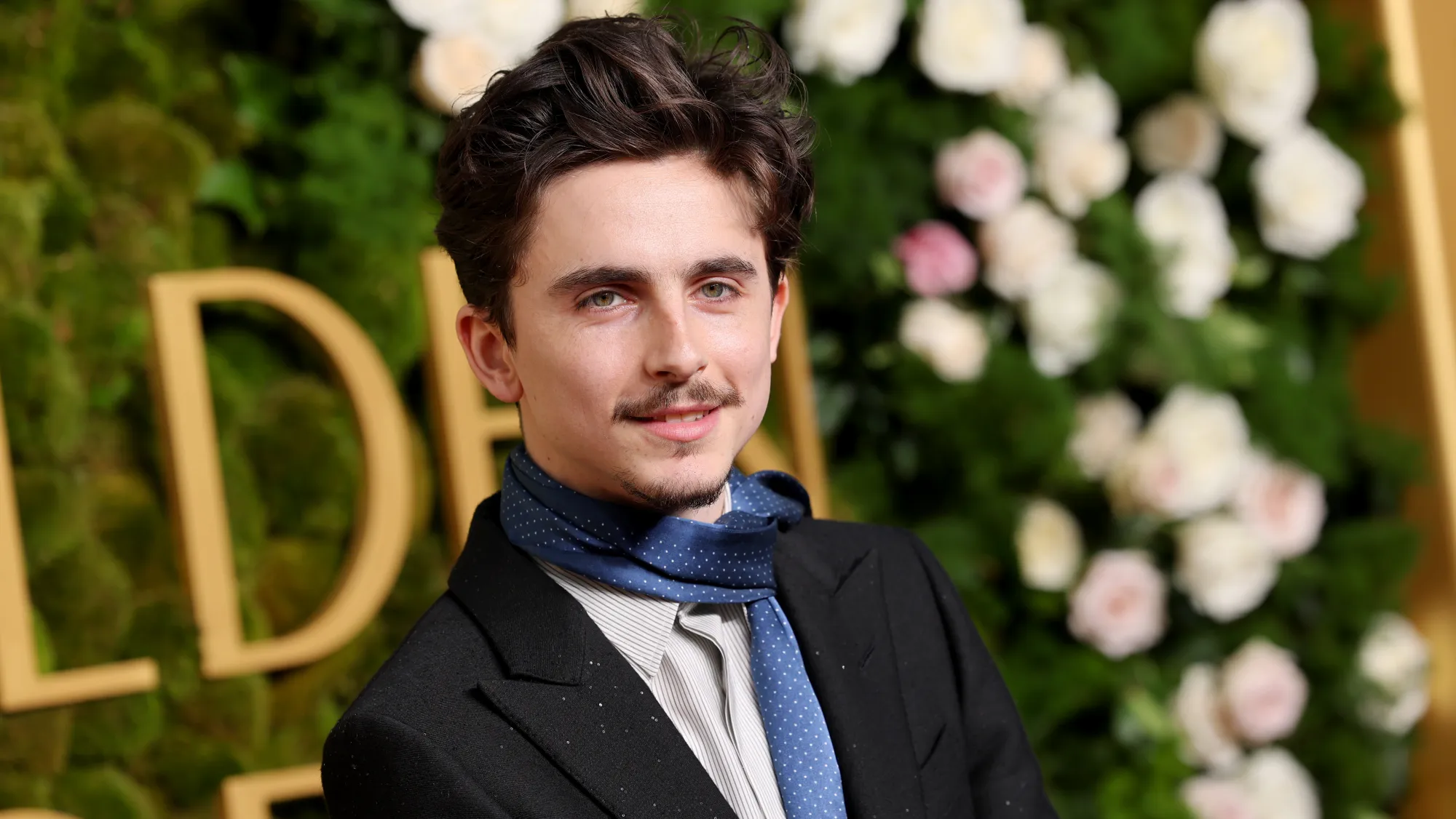 “Timothée Chalamet Shines as Host and Musical Guest on SNL: A Night of Humor, Music, and Oscar-Worthy Talent”