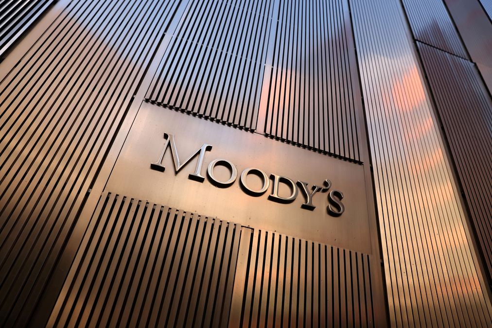 Moody’s Joins Peers in Downgrading US Credit, Citing Mounting Debt and Fiscal Uncertainty